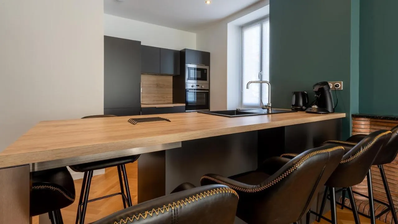 Apartment L'Art Deco, T3 Terrasse, Classe Meuble De Tourisme Rodez